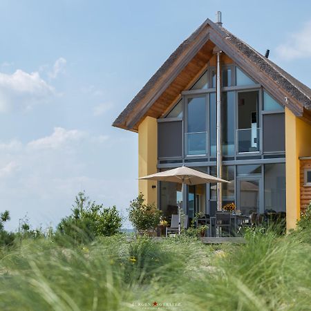 Ostsee - Reetdachhaus Nr 7 "Haddock" Im Strand Resort Heiligenhafen Exterior photo